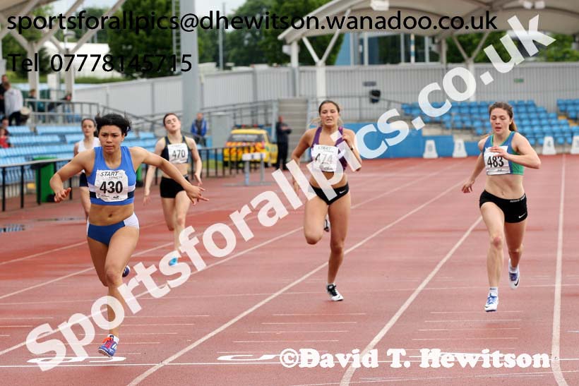 Womens under-20s 200 metres, Northern Championships, Sport City, Manchester. Photo: David T. Hewitson/Sports for All Pics